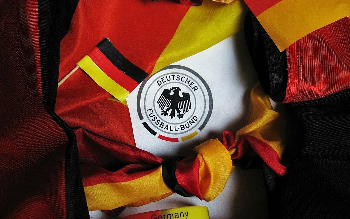 Fussball Europameisterschaft Deutschland Fanartikel ASSY auf Pixabay Fussball Europameisterschaft Deutschland Fanartikel ASSY auf Pixabay